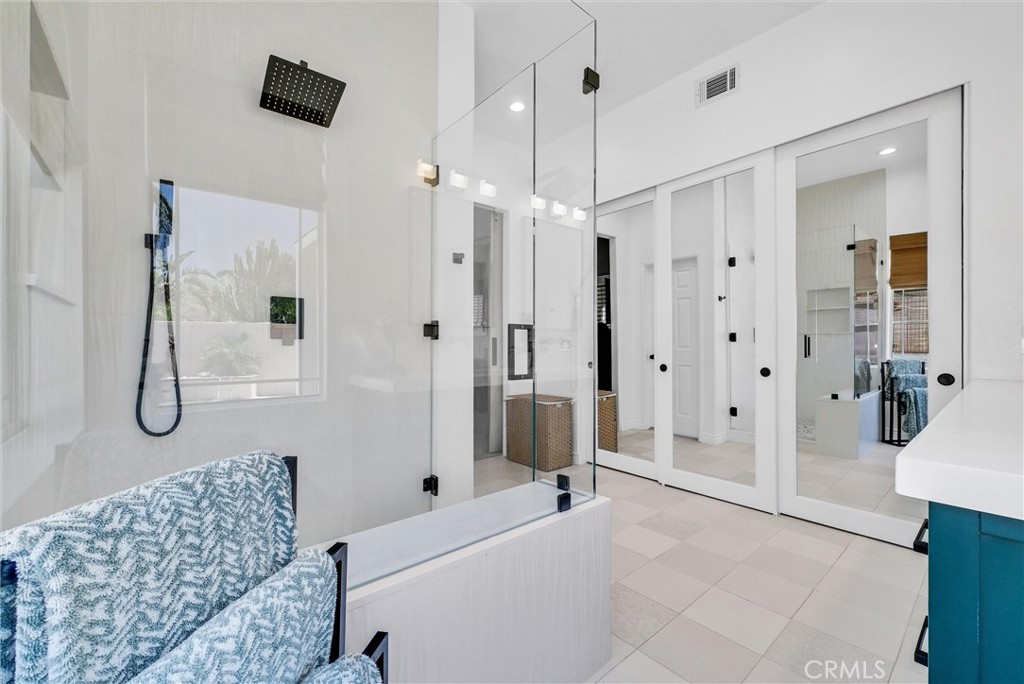 5520 Meadowbrook Court