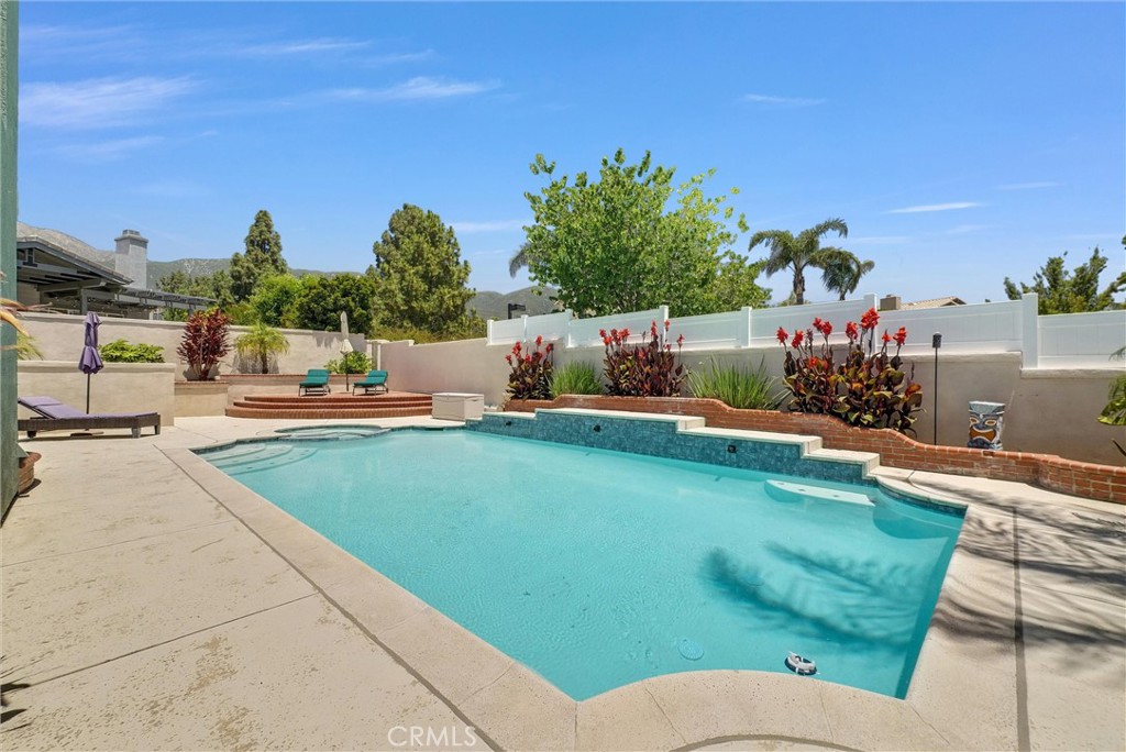 5520 Meadowbrook Court