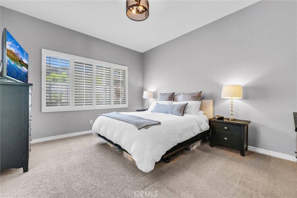5520 Meadowbrook Court