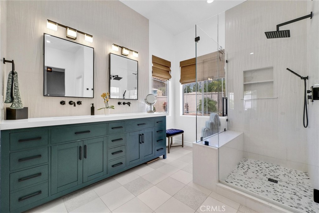5520 Meadowbrook Court