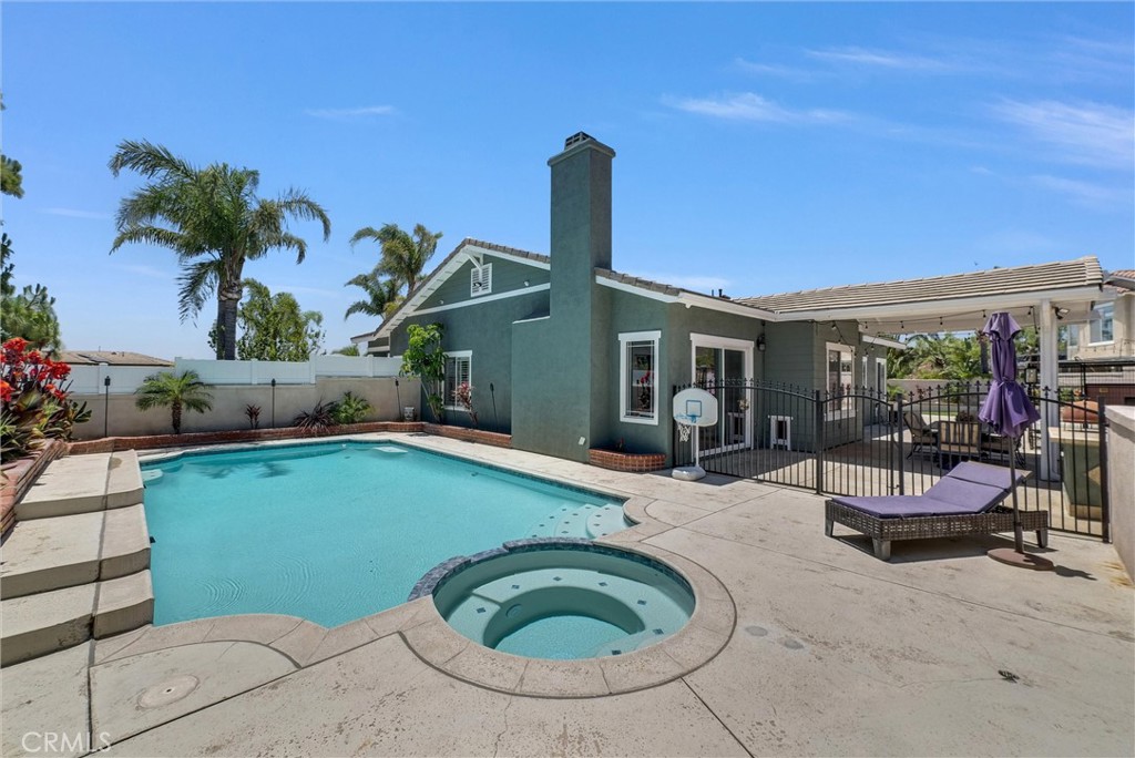 5520 Meadowbrook Court