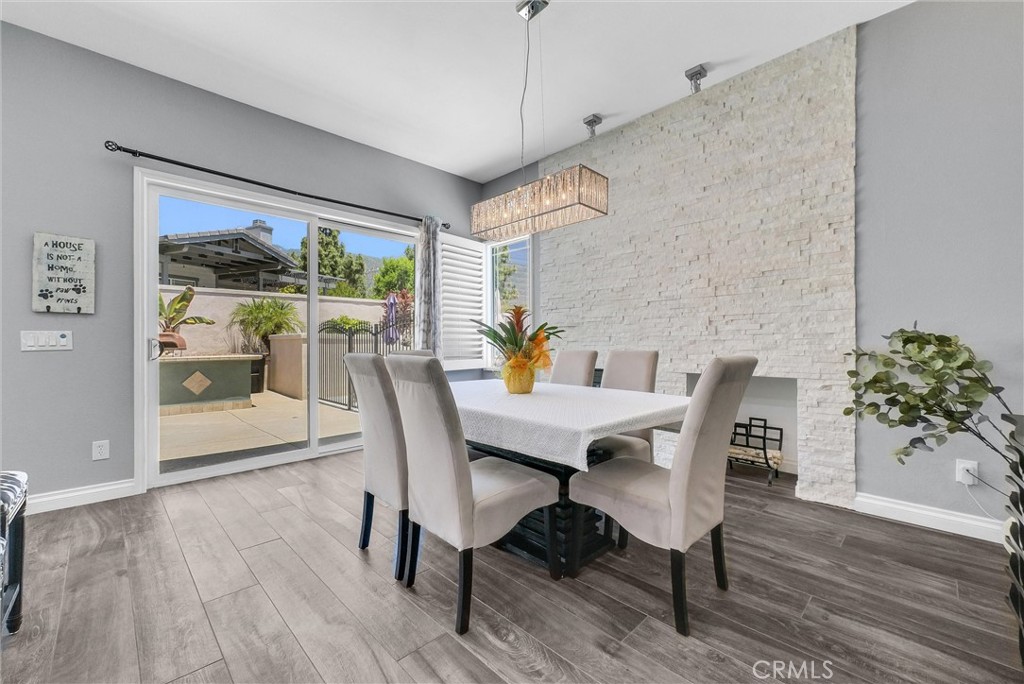 5520 Meadowbrook Court