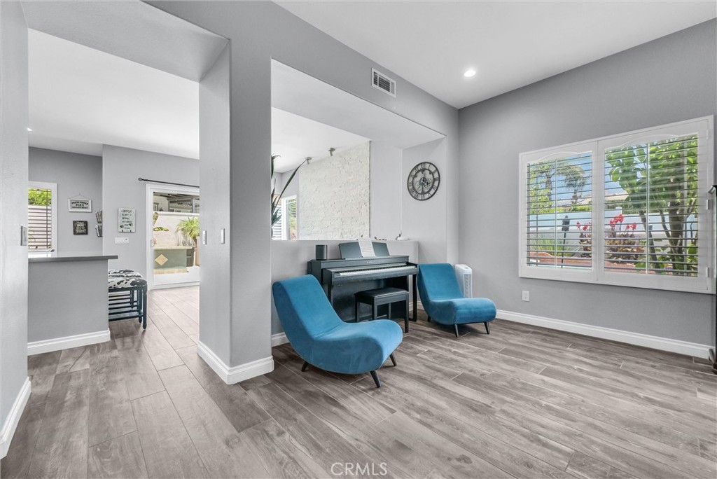 5520 Meadowbrook Court