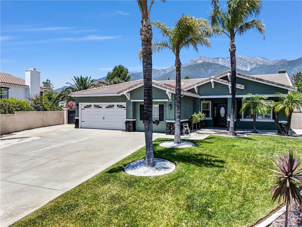 5520 Meadowbrook Court
