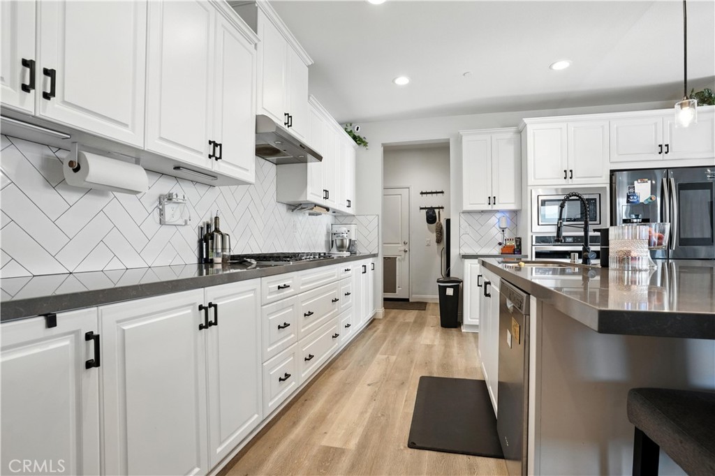 11715 Periwinkle Place