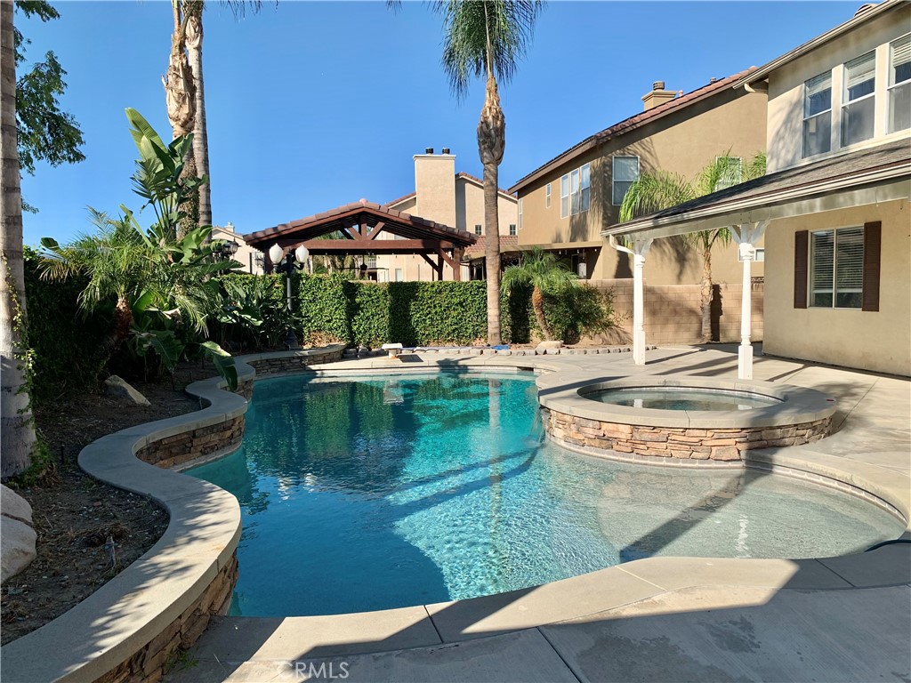 7255 Woodpigeon Road