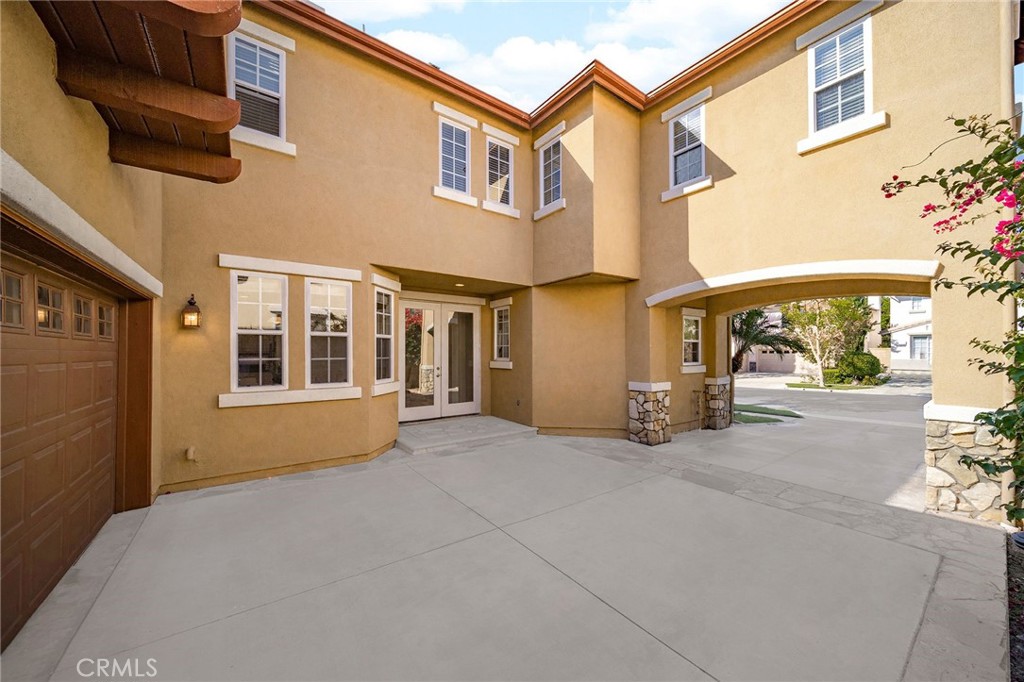 18 Riverside