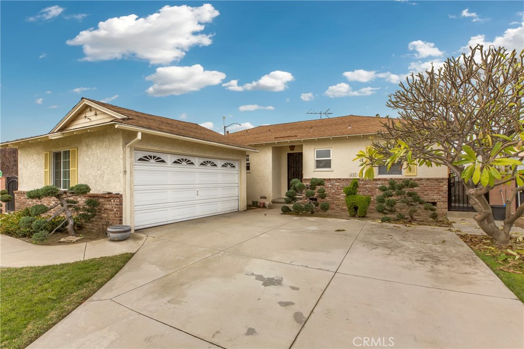 1237 Lancewood Avenue