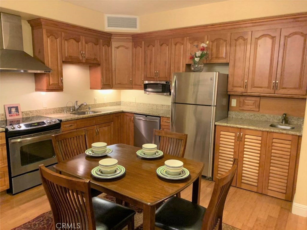 13798 Roswell Avenue B179