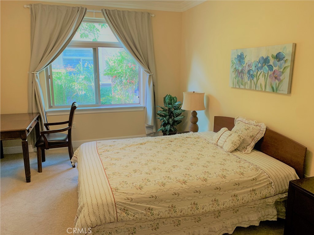 13798 Roswell Avenue B179