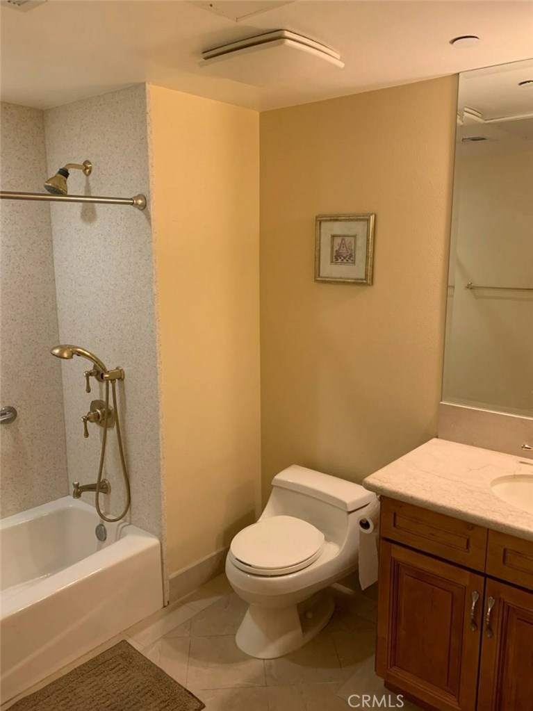 13798 Roswell Avenue B179