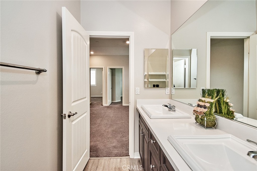 3267 E Yosemite Drive