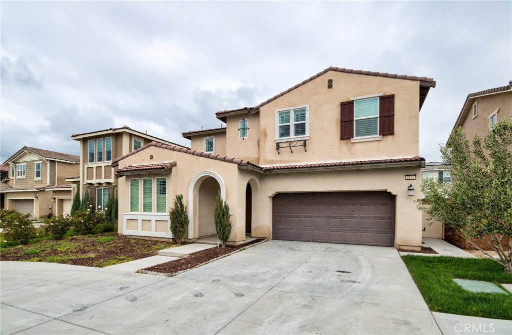 3267 E Yosemite Drive