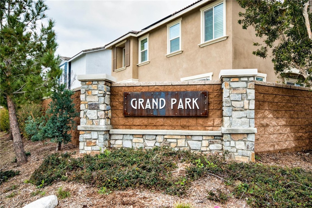 3267 E Yosemite Drive