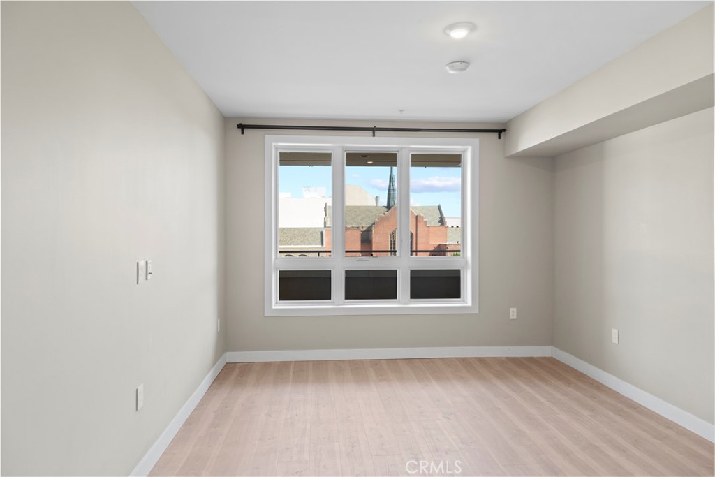 39 S Los Robles Avenue 3006