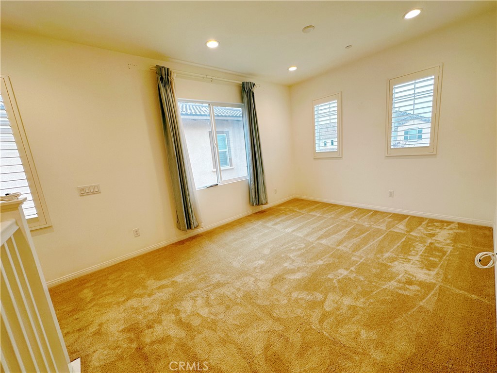 16077 Apricot Ave