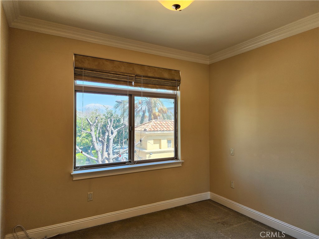 13798 Roswell Avenue A208