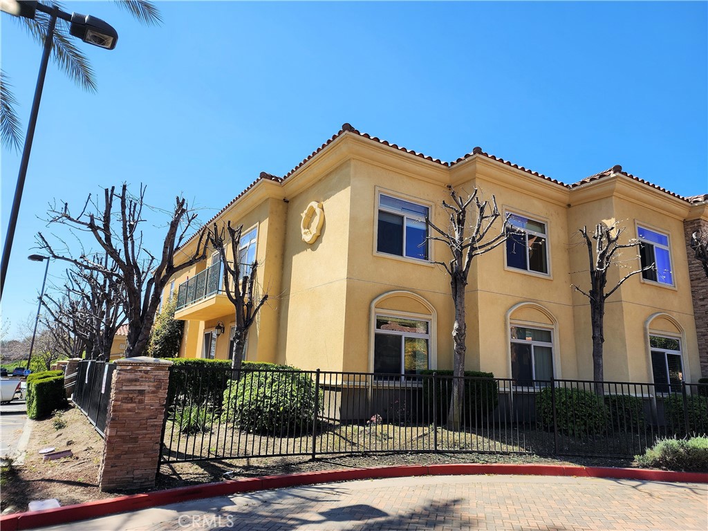 13798 Roswell Avenue A208
