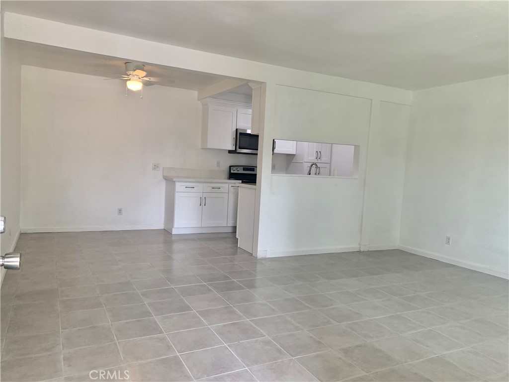 1735 E Washington Street G12