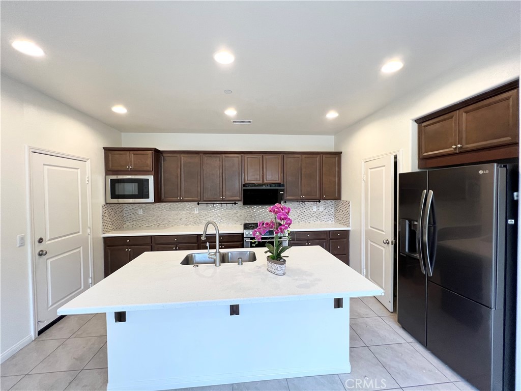 2039 Tracy Lane