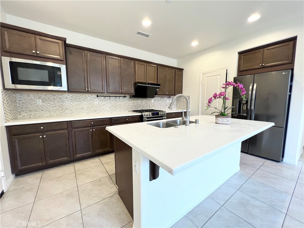 2039 Tracy Lane