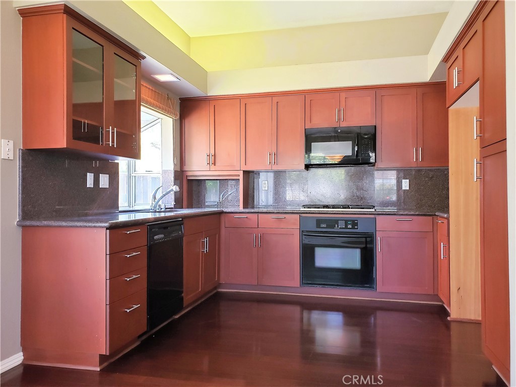 2803 Ravenwood Court