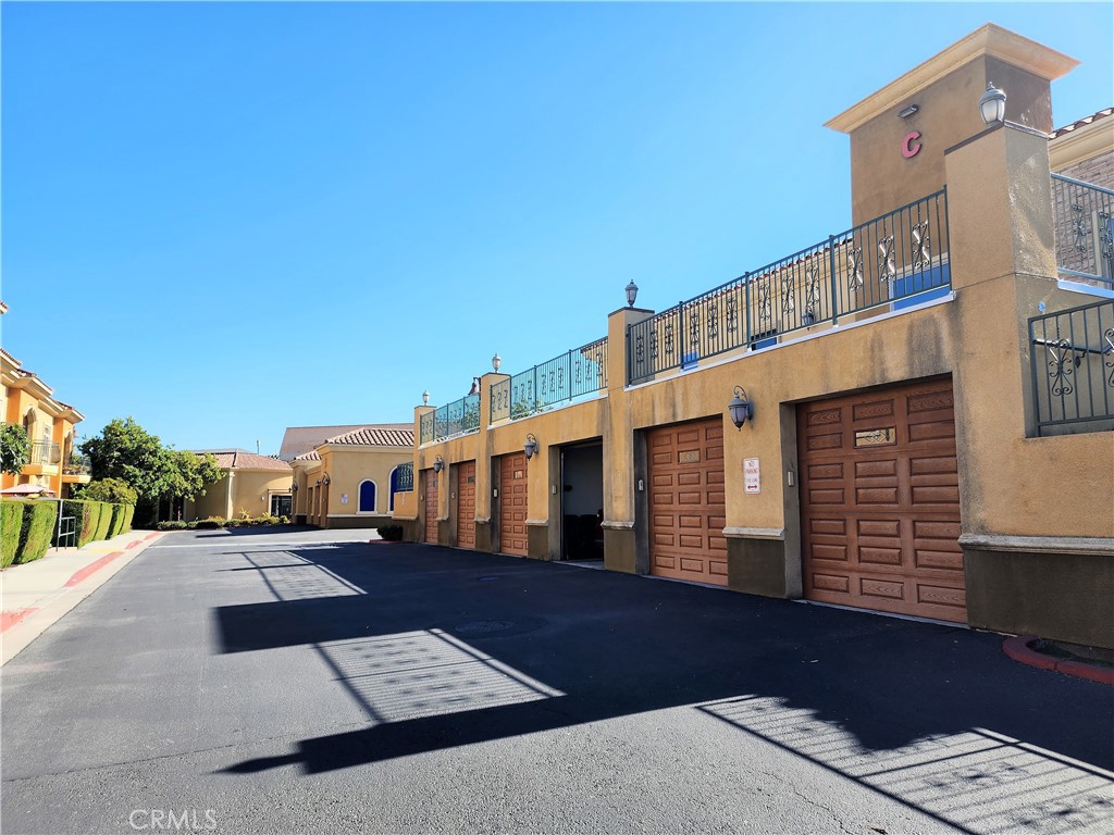 13798 Roswell Avenue C186