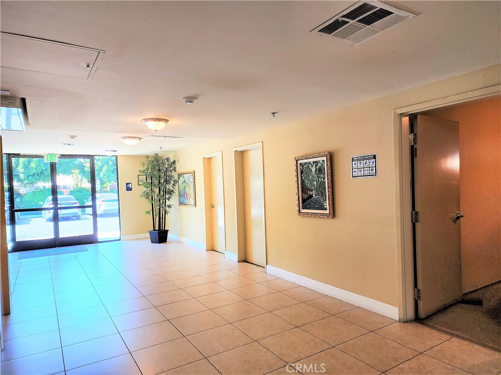 13798 Roswell Avenue C186