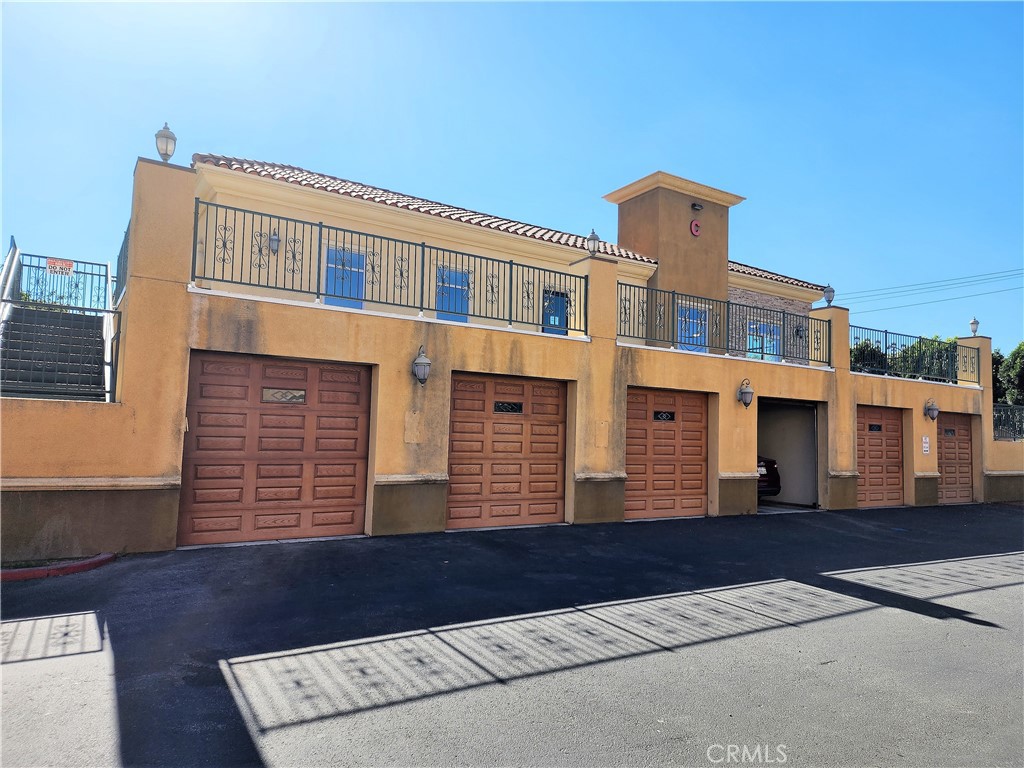 13798 Roswell Avenue C186