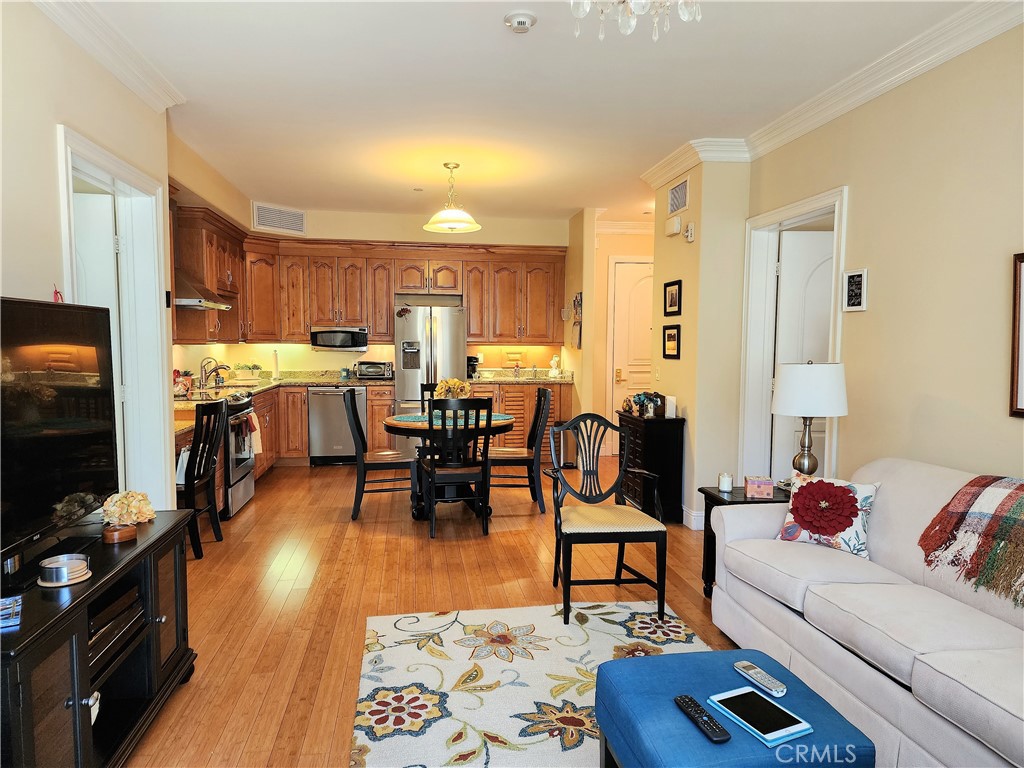 13798 Roswell Avenue C186