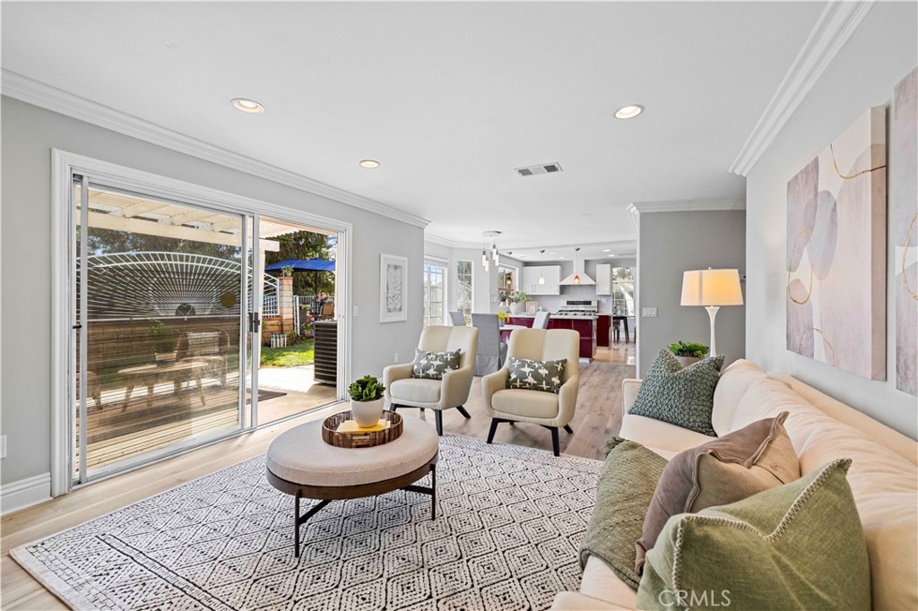 324 Avenida Esplendor
