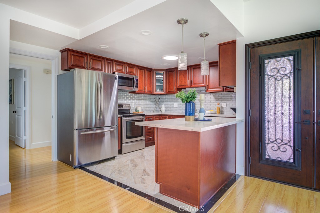 1941 MCKINNEY WAY 15E