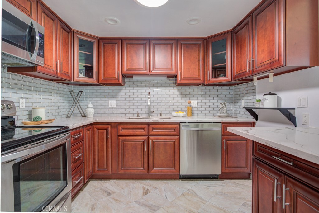 1941 MCKINNEY WAY 15E