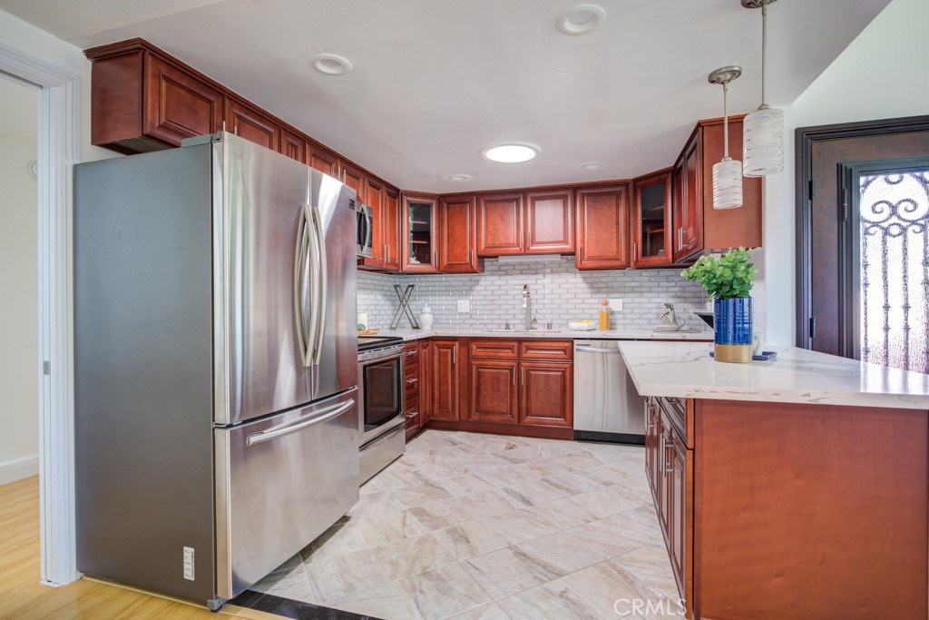 1941 MCKINNEY WAY 15E