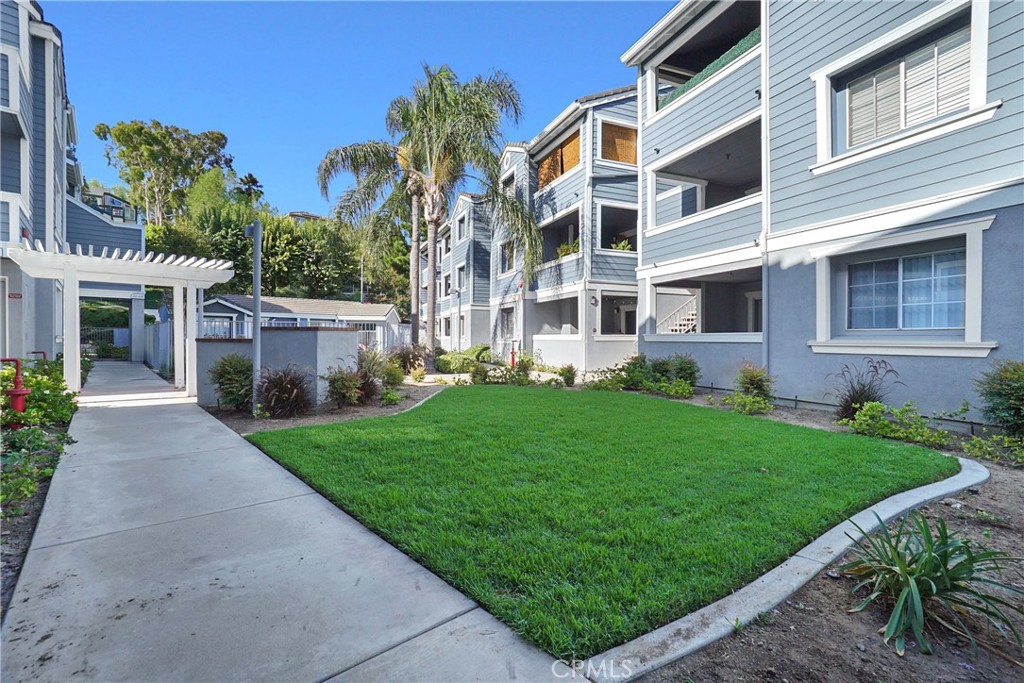 111 S Lakeview Avenue 111I