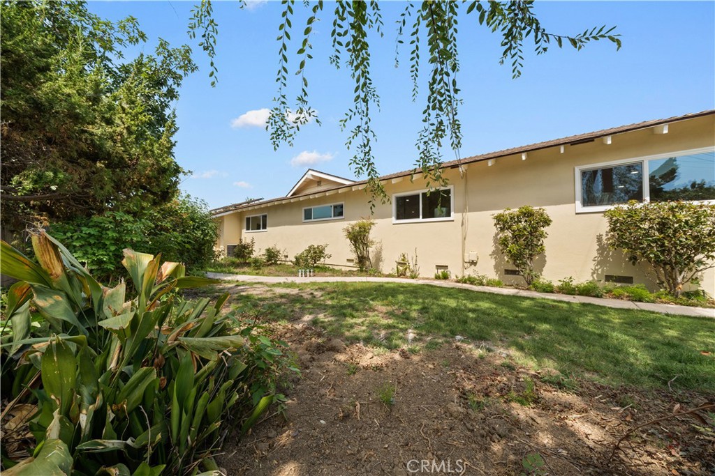 1549 Harmony Lane