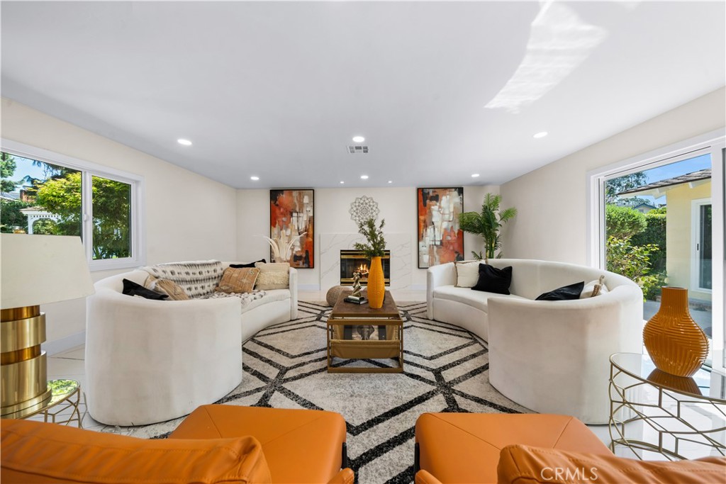 1549 Harmony Lane