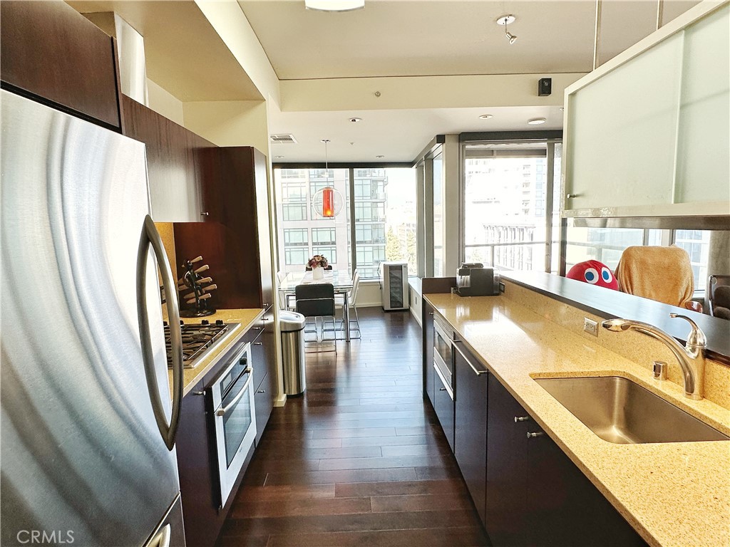 1155 S Grand Avenue 1017