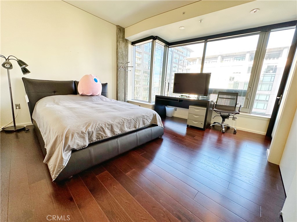 1155 S Grand Avenue 1017