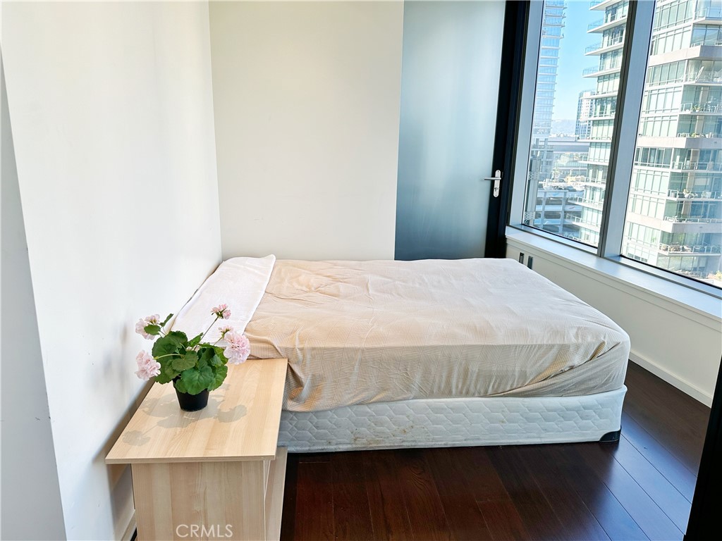 1155 S Grand Avenue 1017