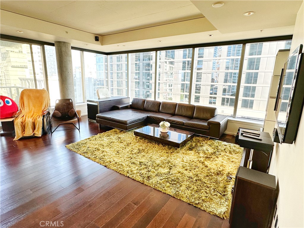 1155 S Grand Avenue 1017