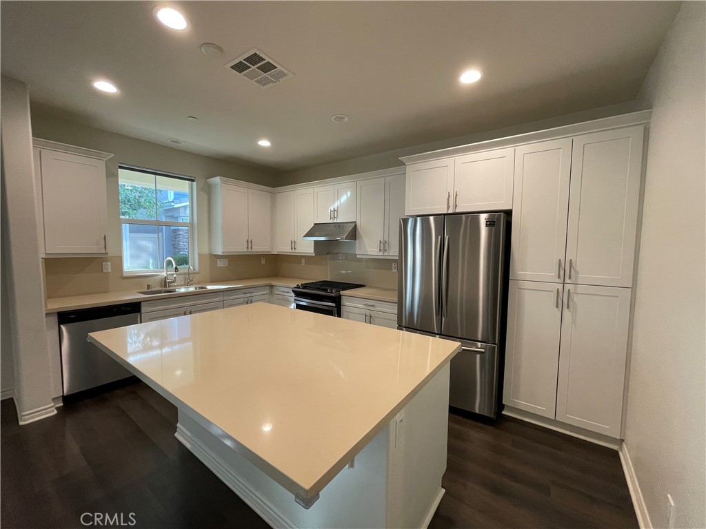 15927 Mentz Court