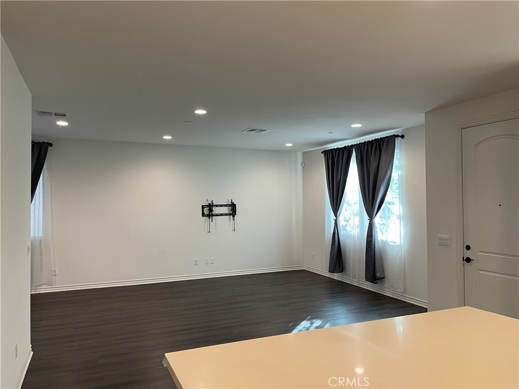 15927 Mentz Court