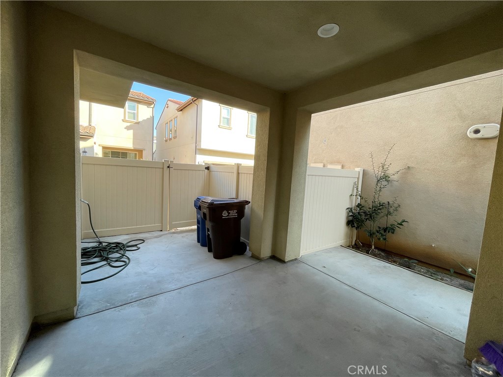 15927 Mentz Court