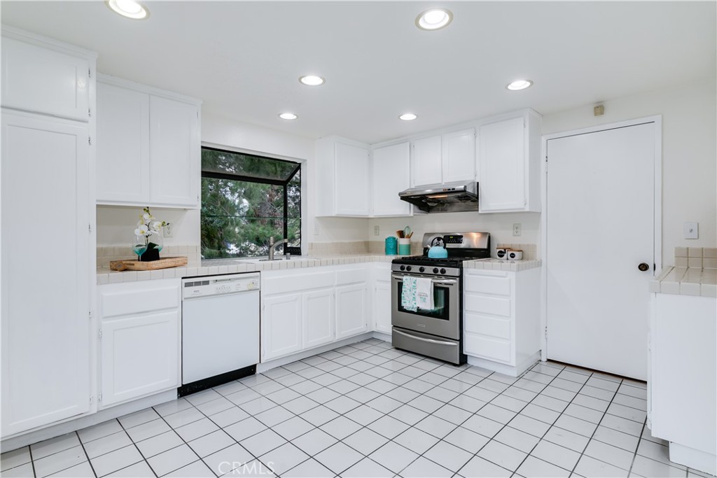 22915 Colombard Lane 4