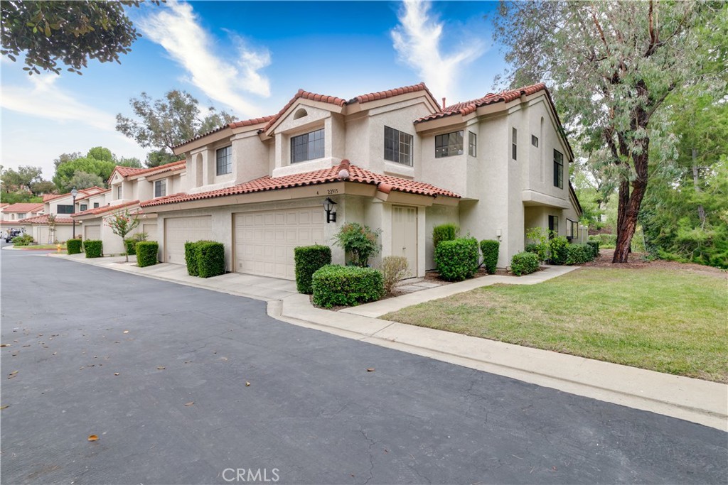 22915 Colombard Lane 4