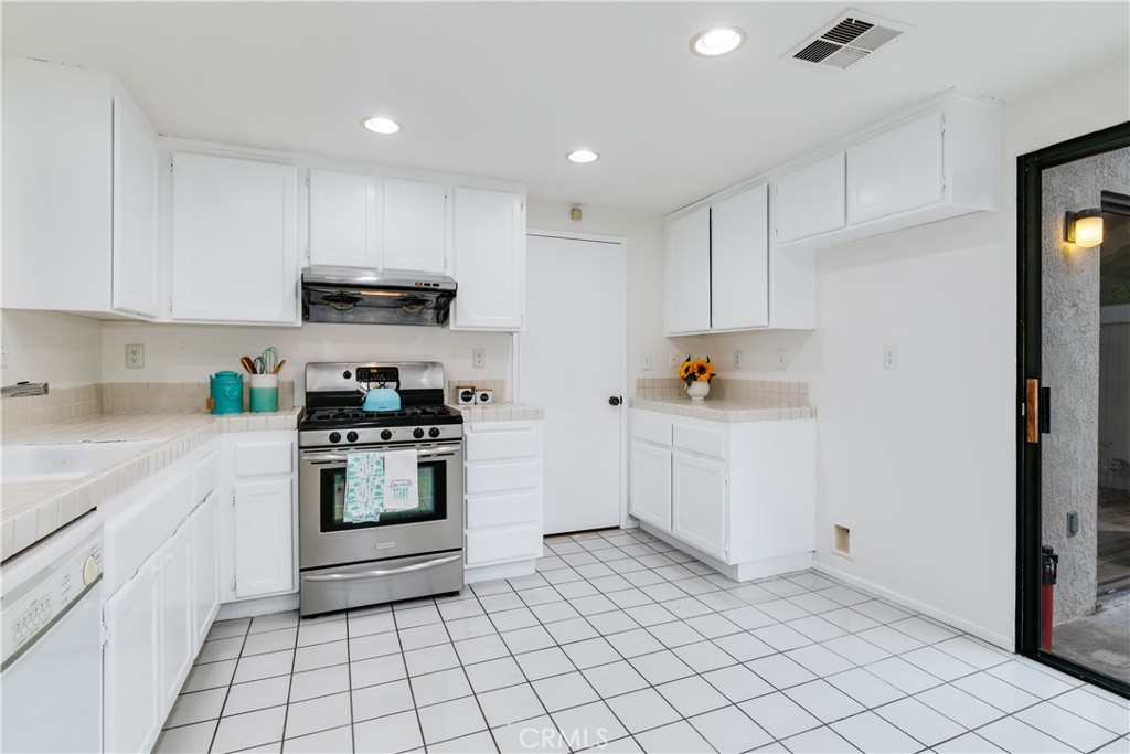 22915 Colombard Lane 4