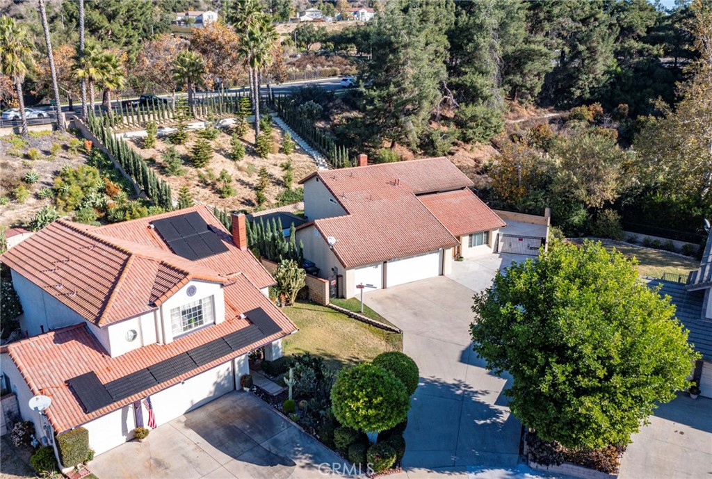 1090 Heaton Moor Drive