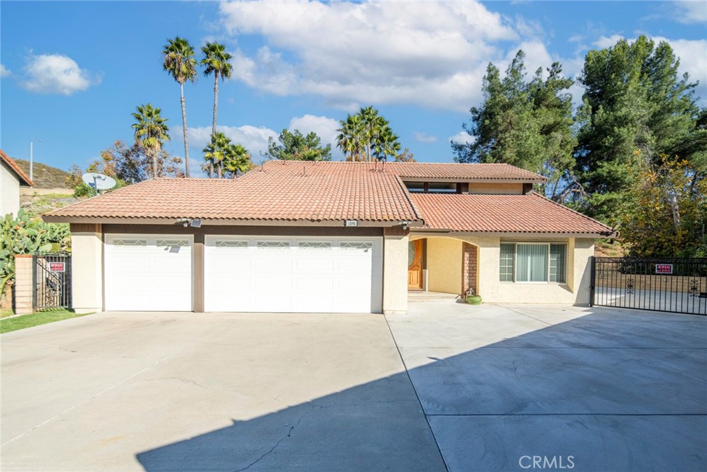 1090 Heaton Moor Drive