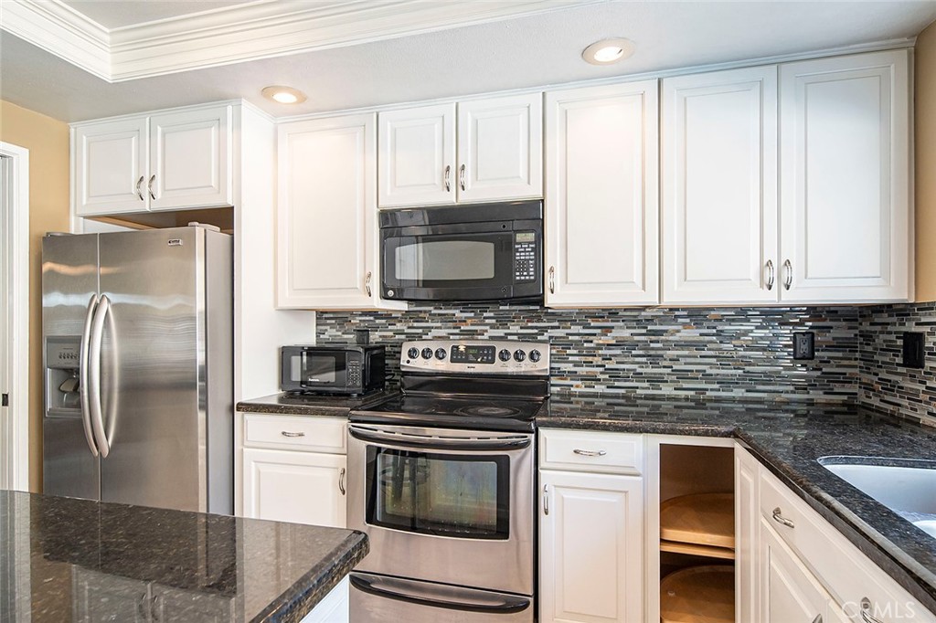 22707 Mountain Laurel Way